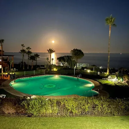 Punta Plata 1º Linea Mar Con Piscina Estepona